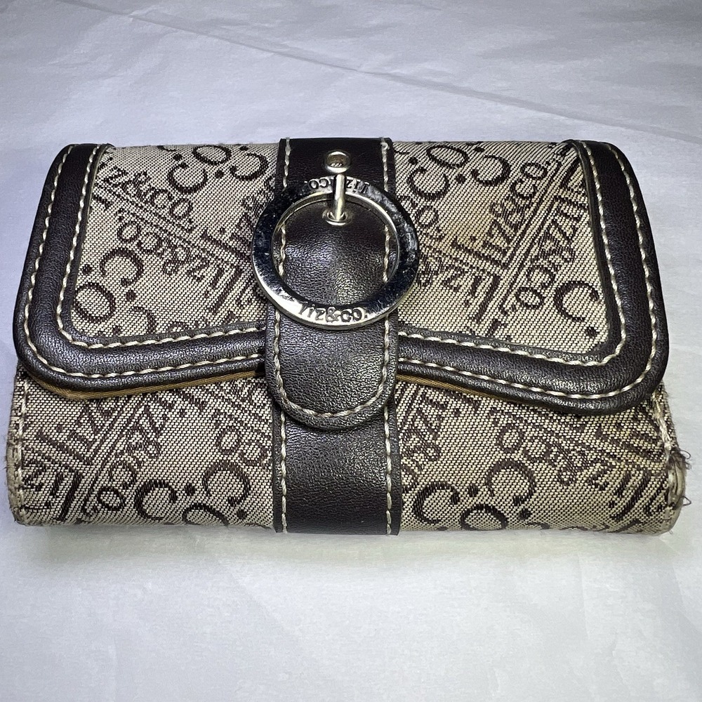 Liz And Co Women's Brown Fashion Design Carry‎ Wallet  in Great Shape!